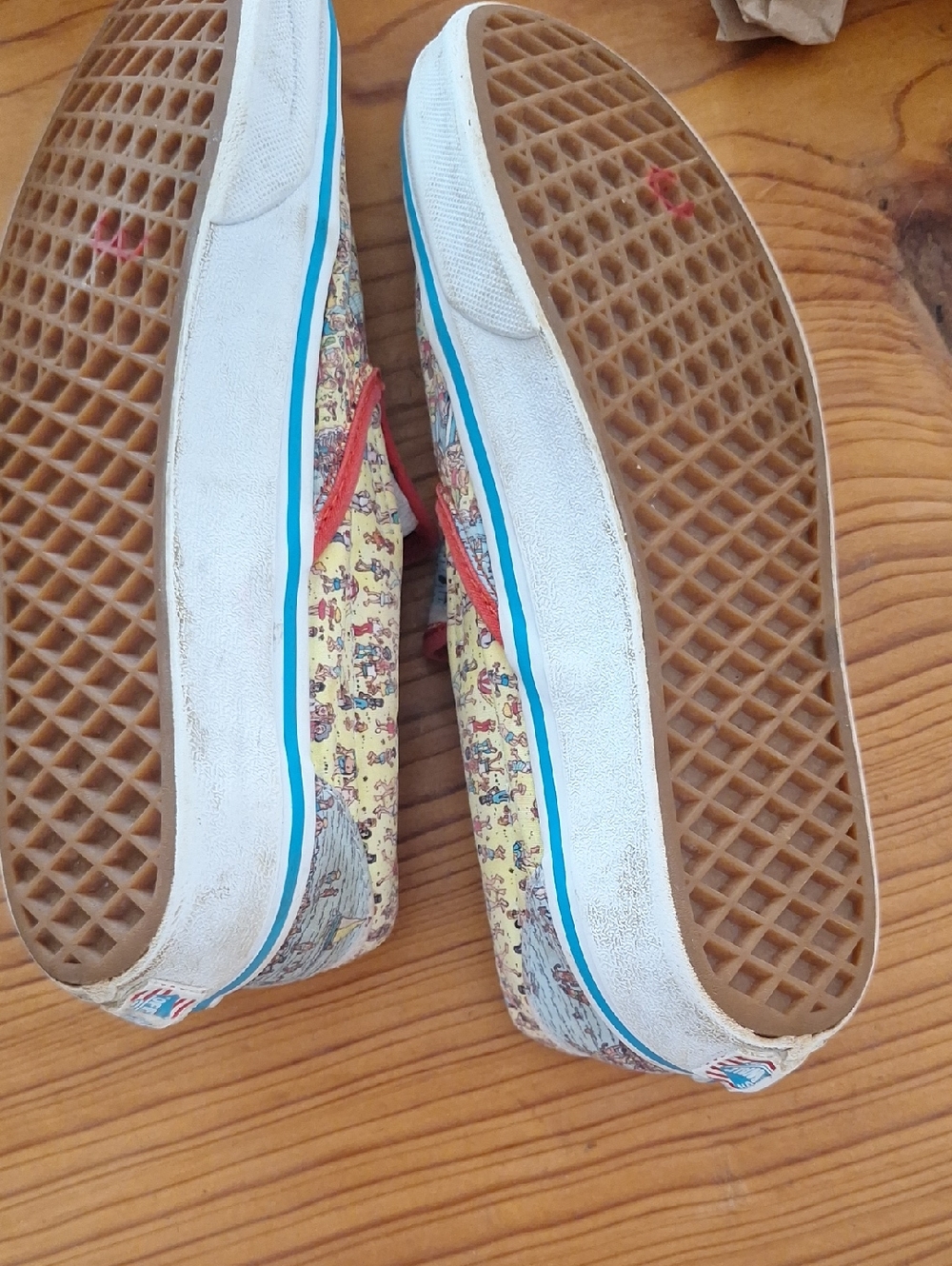 Vans Wheres Waldo Slip-On Sneakers in Yellow Beach Scene with Red Trim - Picture 5 of 5